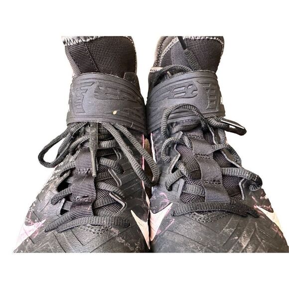 Nike Alpha Cleats Black and White - Picture 10 of 15